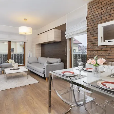 Cosy By The By Renters * Karwia